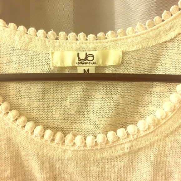 Cream festival shirt with lace trim - Picture 2 of 7