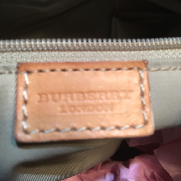 HOST PICK 🎉🎊❤️👍🏻AUTHENTIC BURBERRY NOVA CHECK - Picture 5 of 7