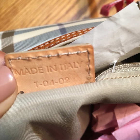 HOST PICK 🎉🎊❤️👍🏻AUTHENTIC BURBERRY NOVA CHECK - Picture 6 of 7