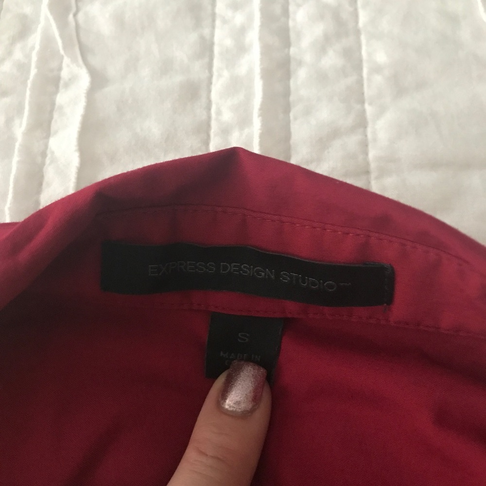 Express red button up