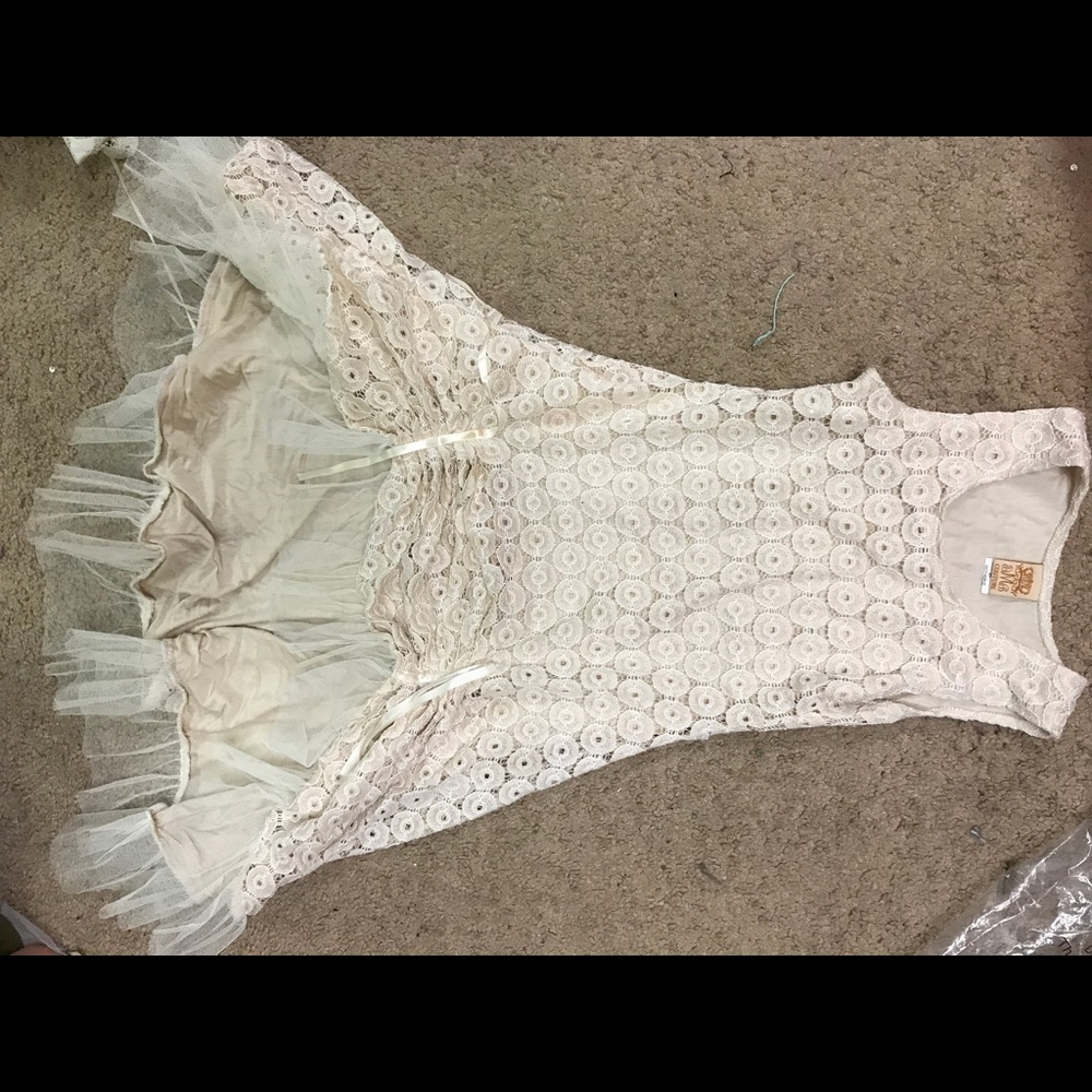 Size 6 girls boutique dress. Lace