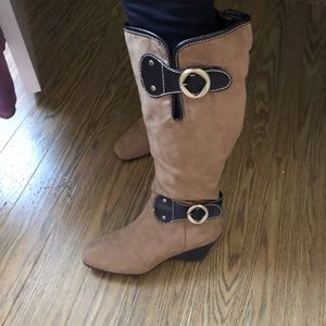 Aerosoles size 7.5 knee 2.5 in wedge boots