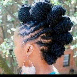 Meet your Posher, Pamela