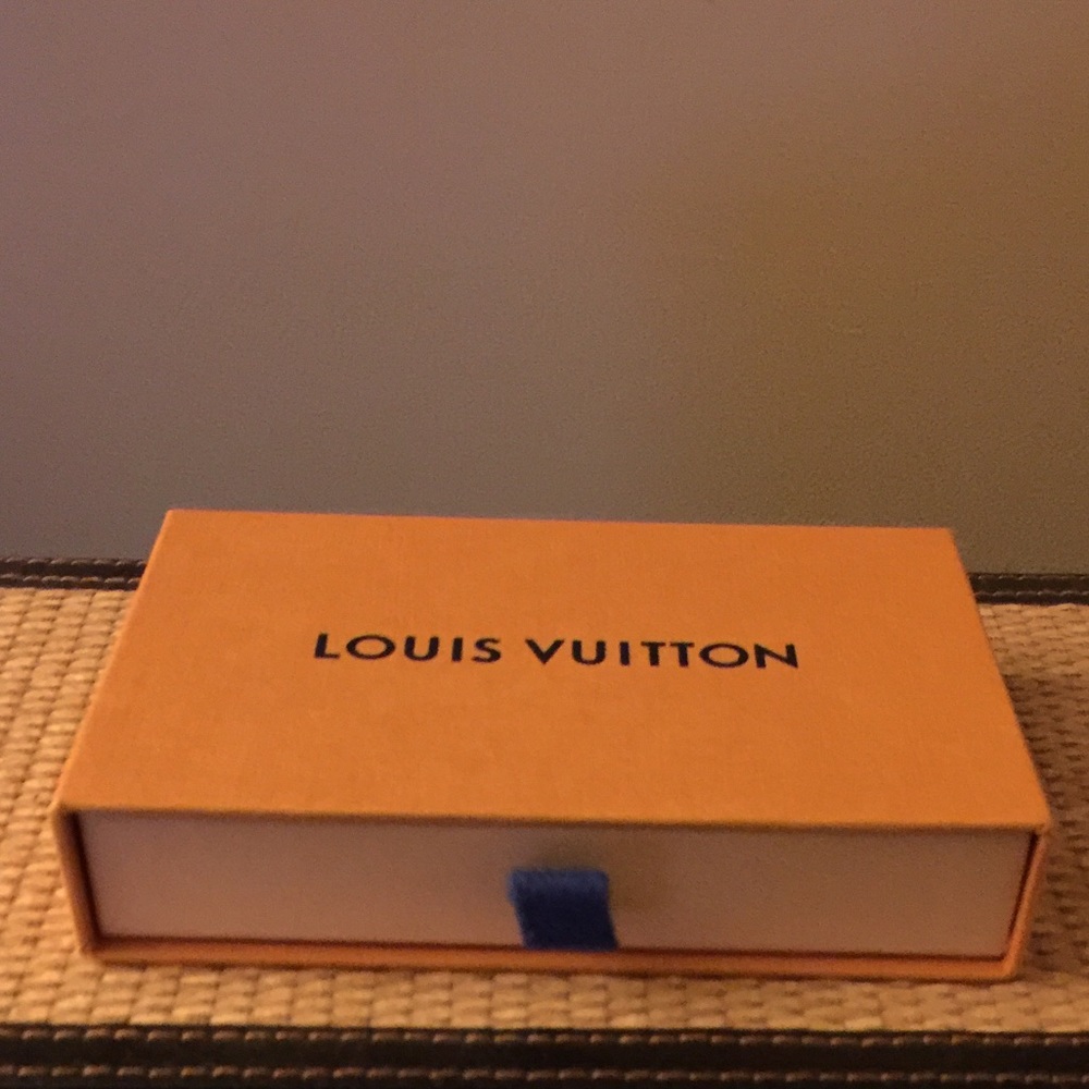 Louis Vuitton Accessory/Gift Box - Picture 1 of 7