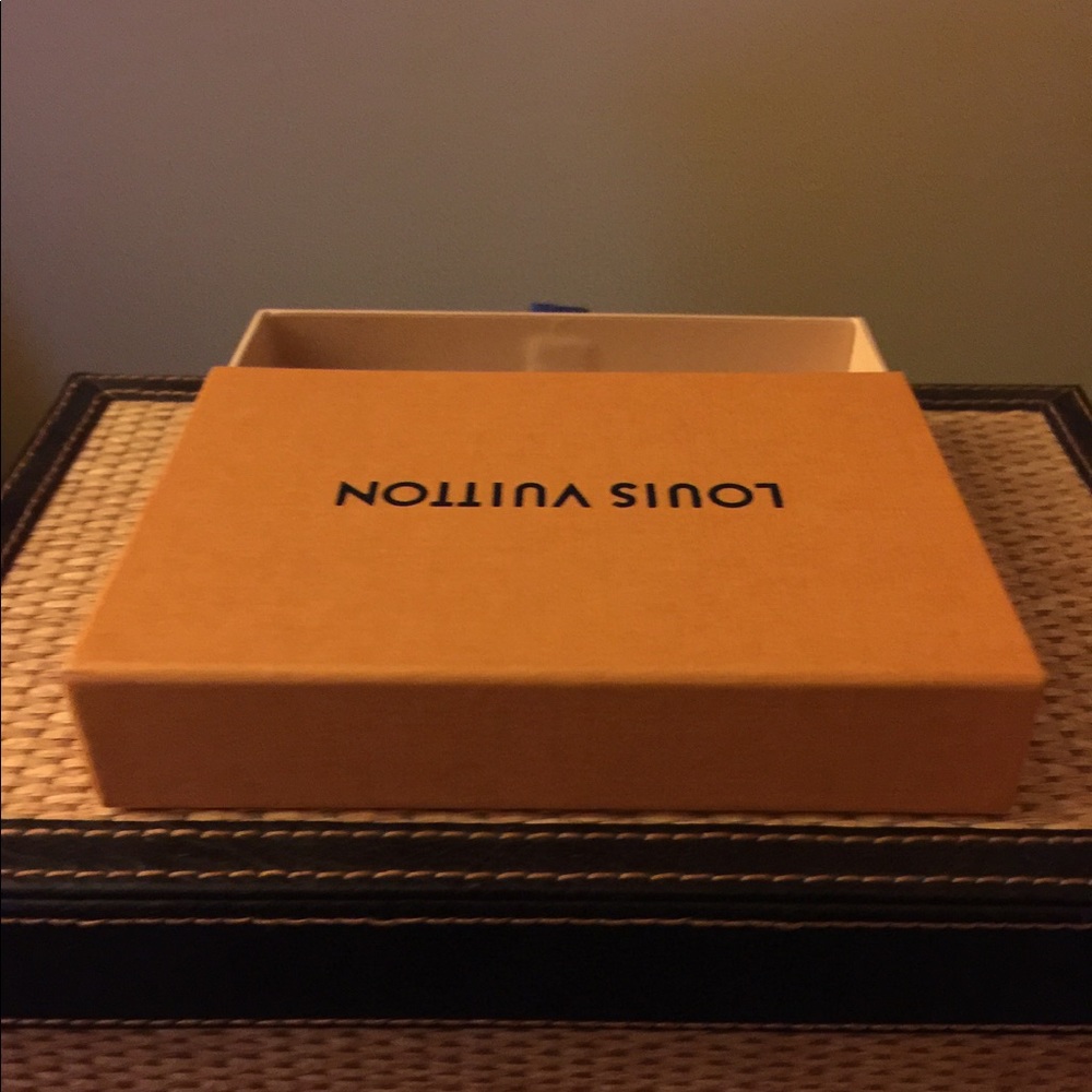 Louis Vuitton Accessory/Gift Box - Picture 5 of 7