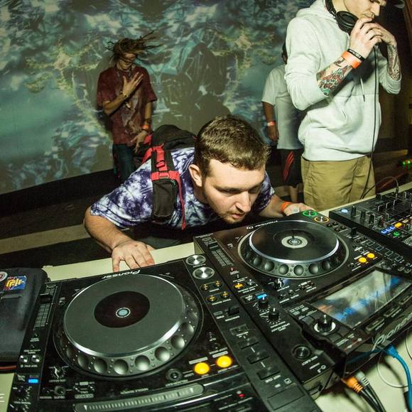 Meet your Posher, Nick - Picture 1 of 1