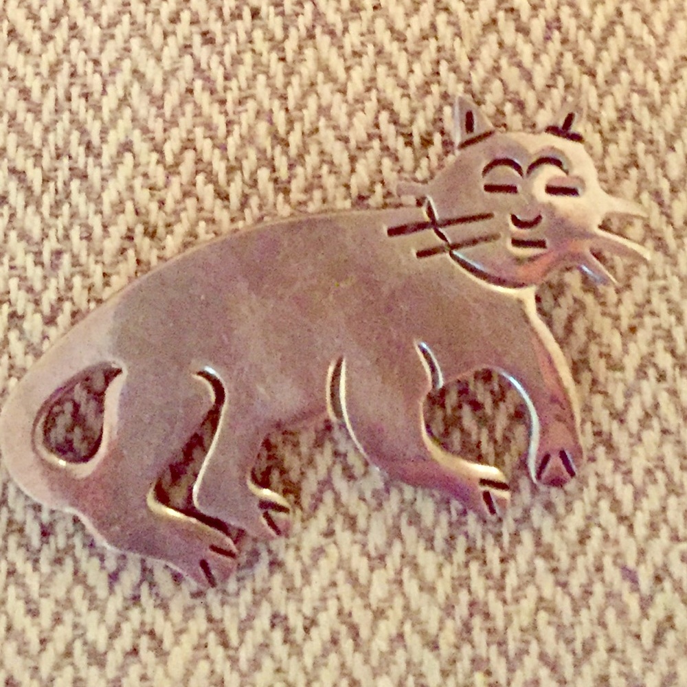 Host Pick! Kitty Cat Pin shows our love for feline friends!