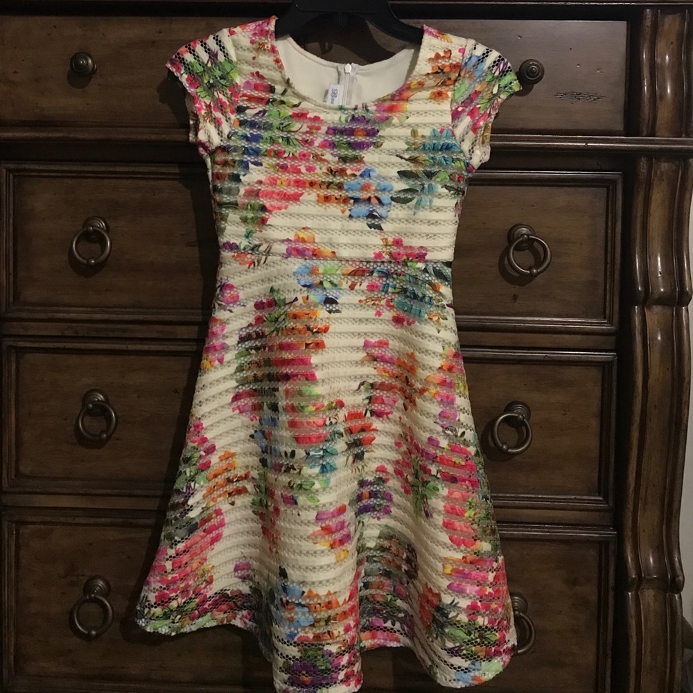 Girl's dress