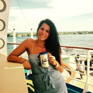 Meet your Posher, Alie