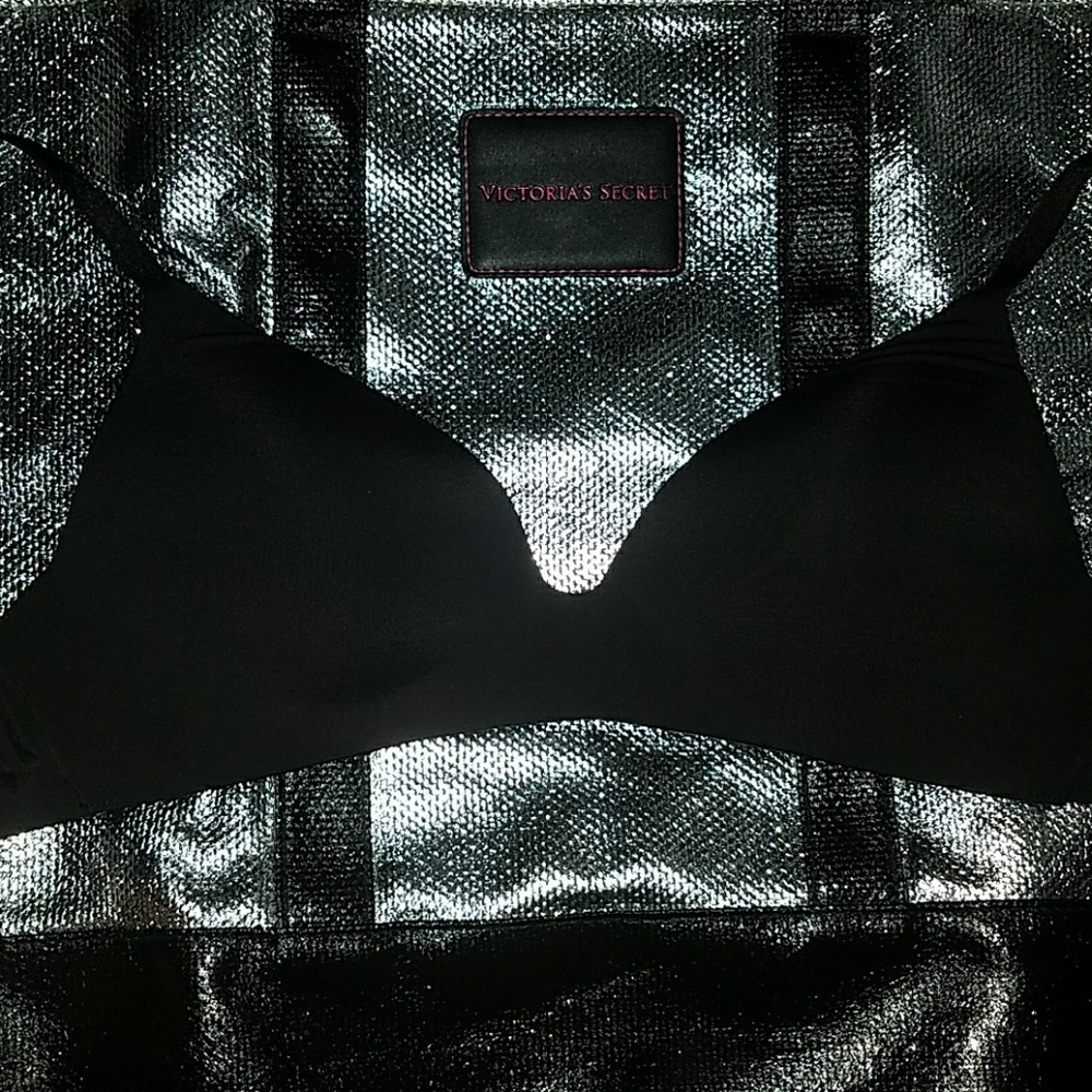 NWOT VS T-shirt Wireless Bra
