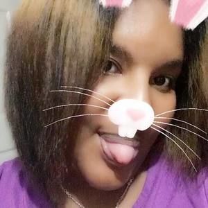 Meet your Posher, Elaine