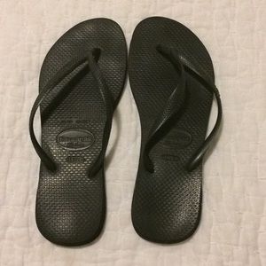 Havaianas Slim black flip flops