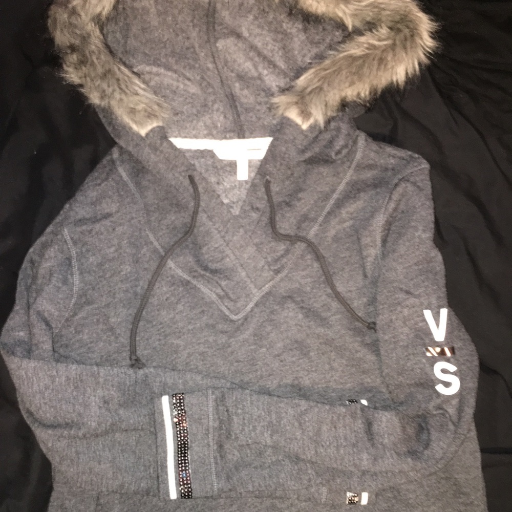 Vs pullover