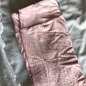 Lularoe OS leggings pink w gray dots