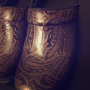 Dansko brown embossed clog