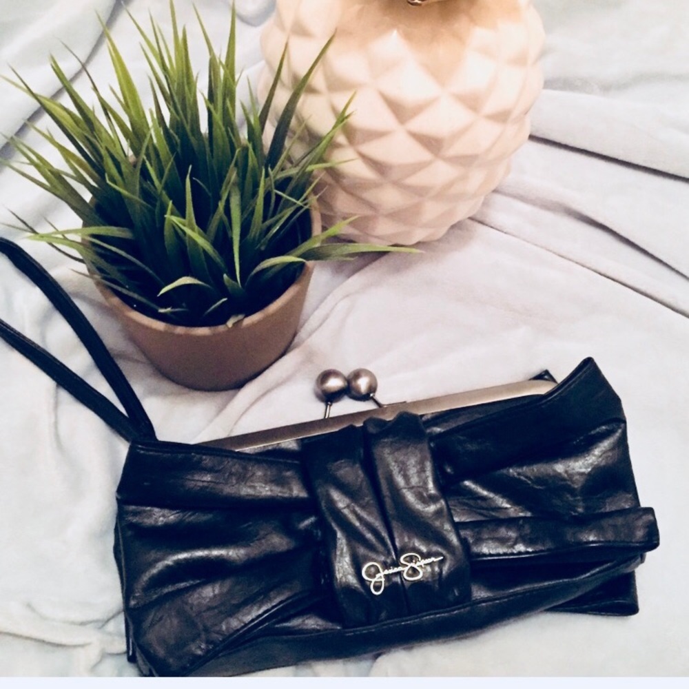 🖤🎀 #NYE JESSICA SIMPSON Bow Tie Clutch