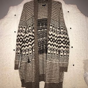 American Eagle sweater cardigan