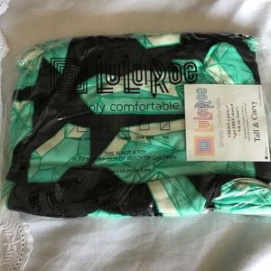 NWT Lularoe TC leggings black w gems