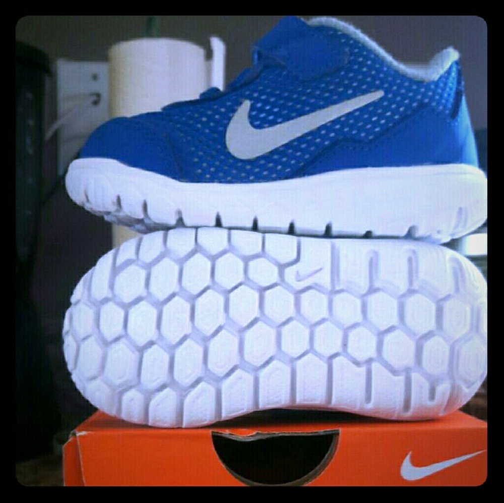 Nike Sneakers Boys Size 5c