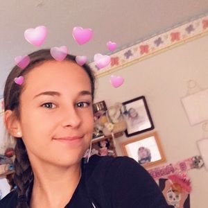 Meet your Posher, Rebecca