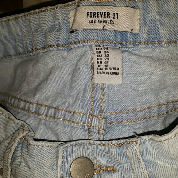 Size 24 Light Wash Jean Shorts With Rips and Lace - Picture 3 of 3