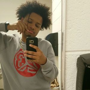 Meet your Posher, Avelino