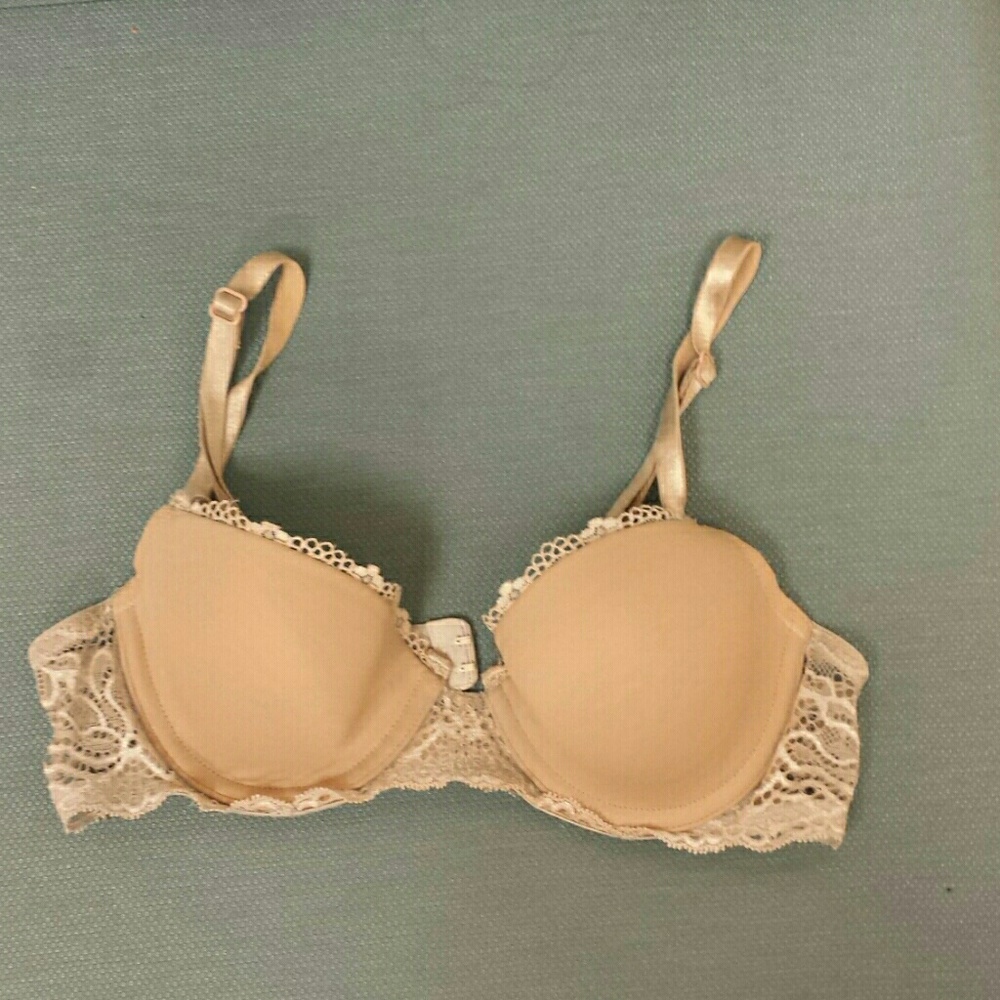 DKNY 34a nude lined bra with lace, underwire