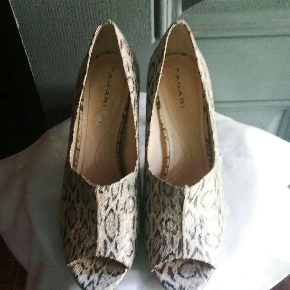 Tahari heels