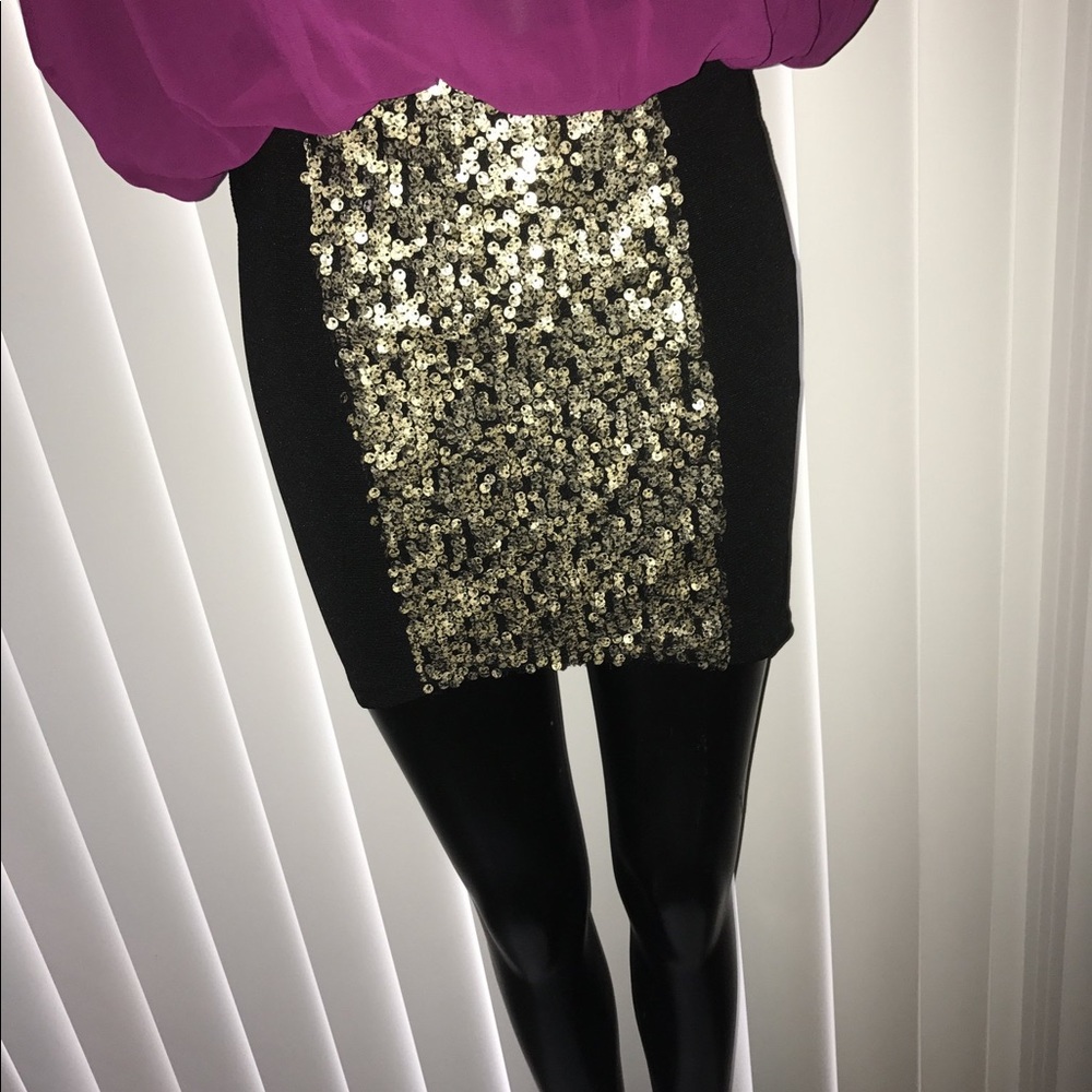 LUSH MINI WITH GOLD PANEL OF SEQUINS SKIRT