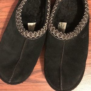 Black ugg clogs