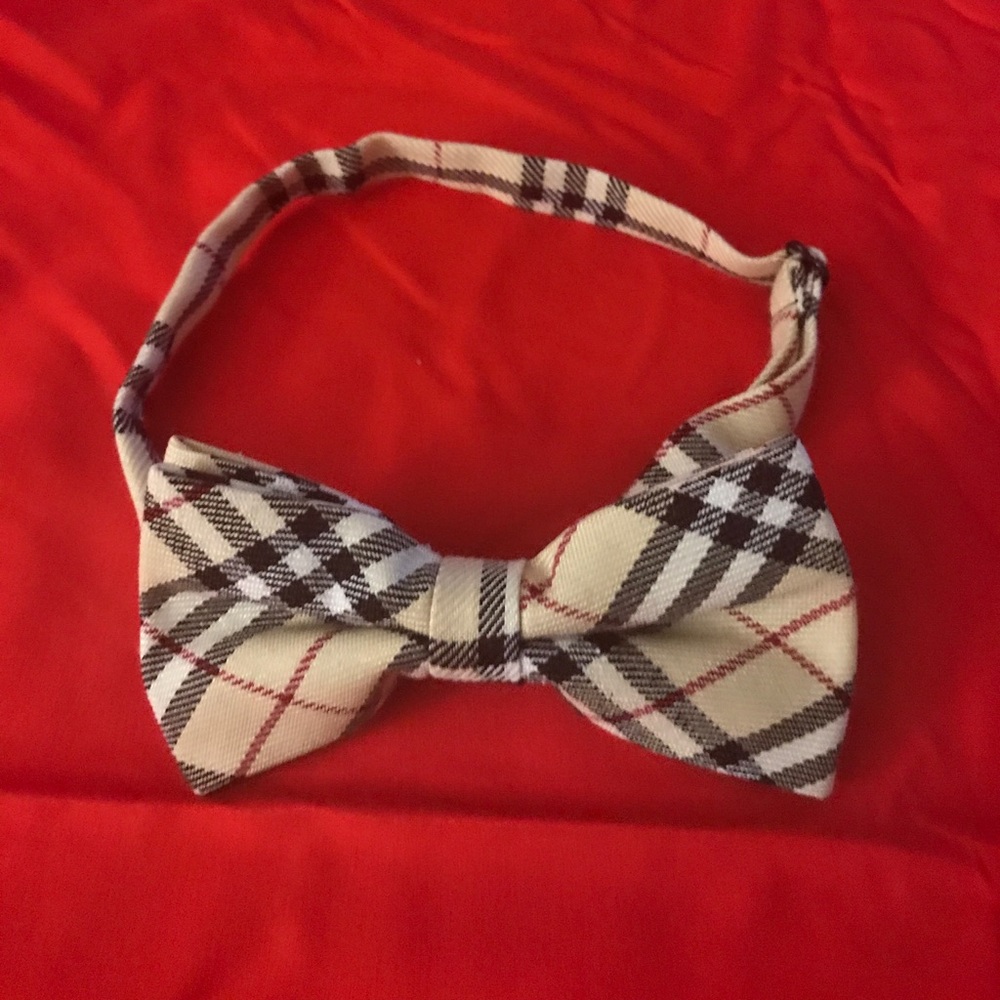 Plaid bow tie
