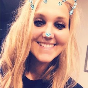 Meet your Posher, Brooke