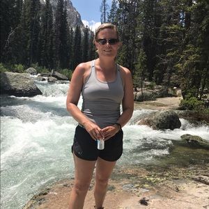 Meet your Posher, April