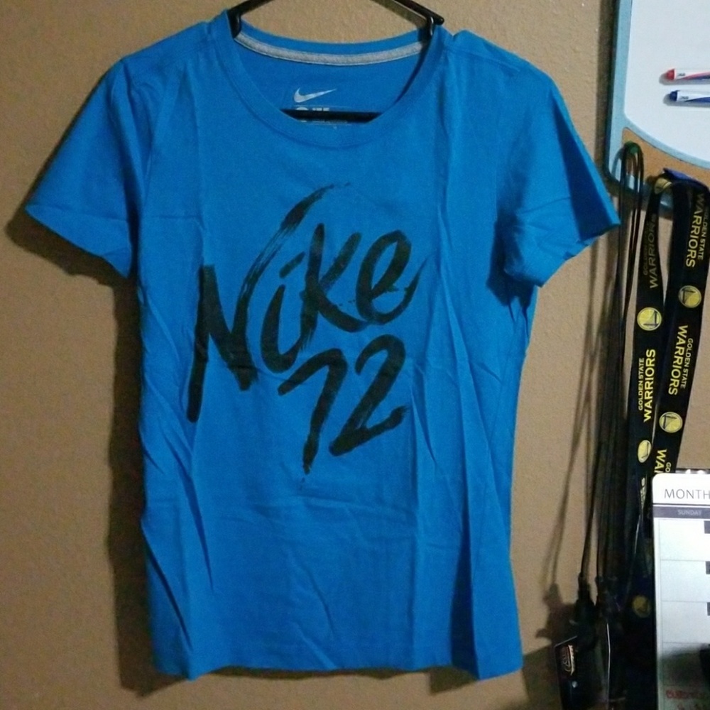 Nike Women's Shirt