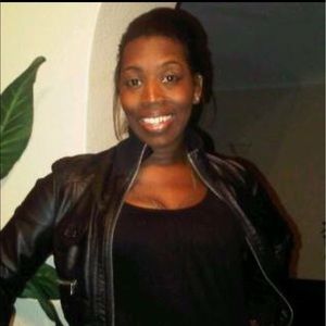 Meet your Posher, Monique