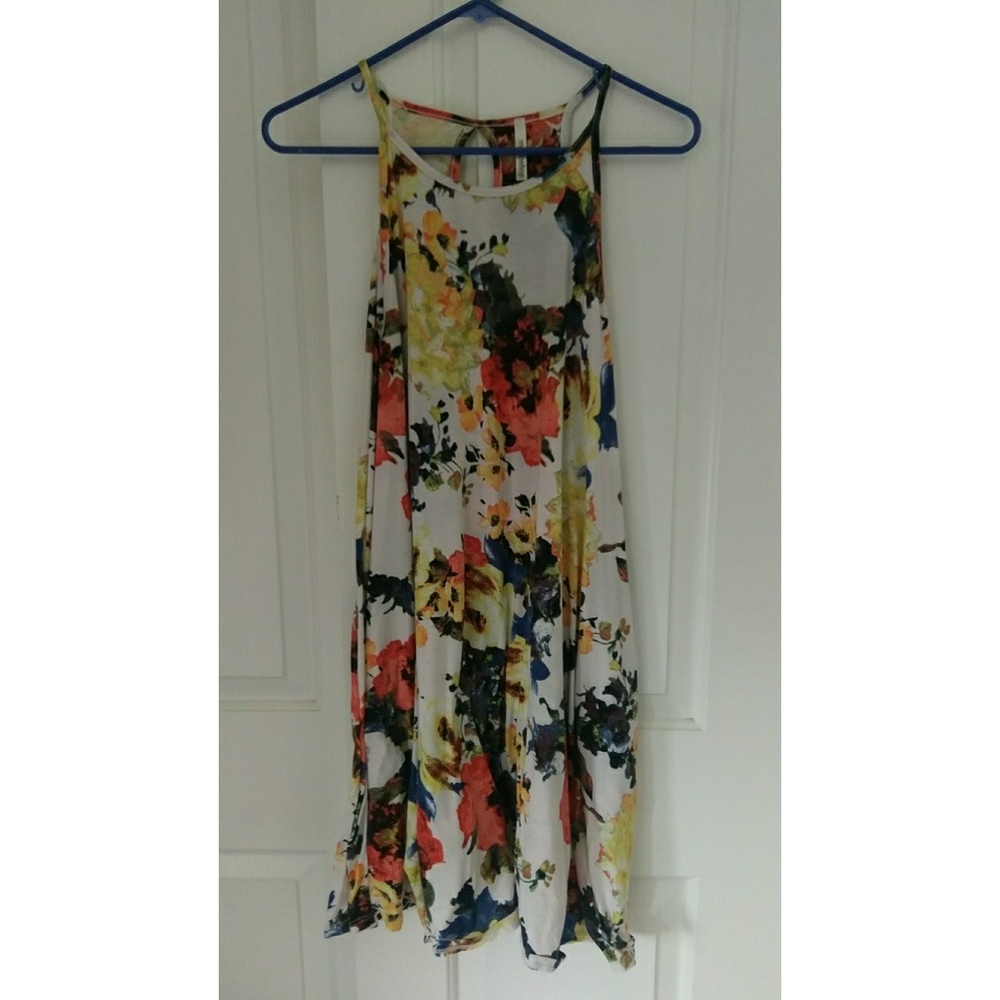 Floral trapeze swing dress with pockets