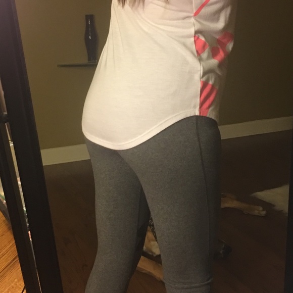 Under Armour Tank Top - Picture 7 of 8