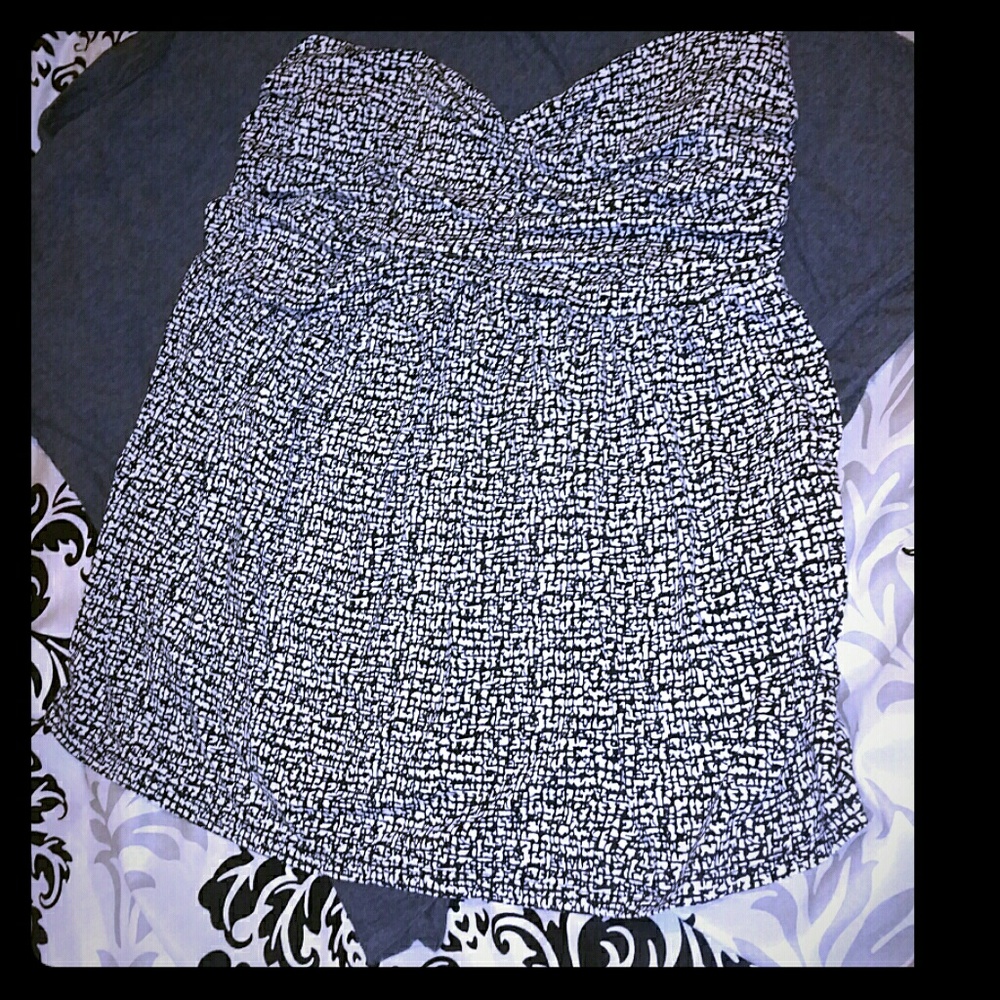 Black and white tube top with rubber elestic band