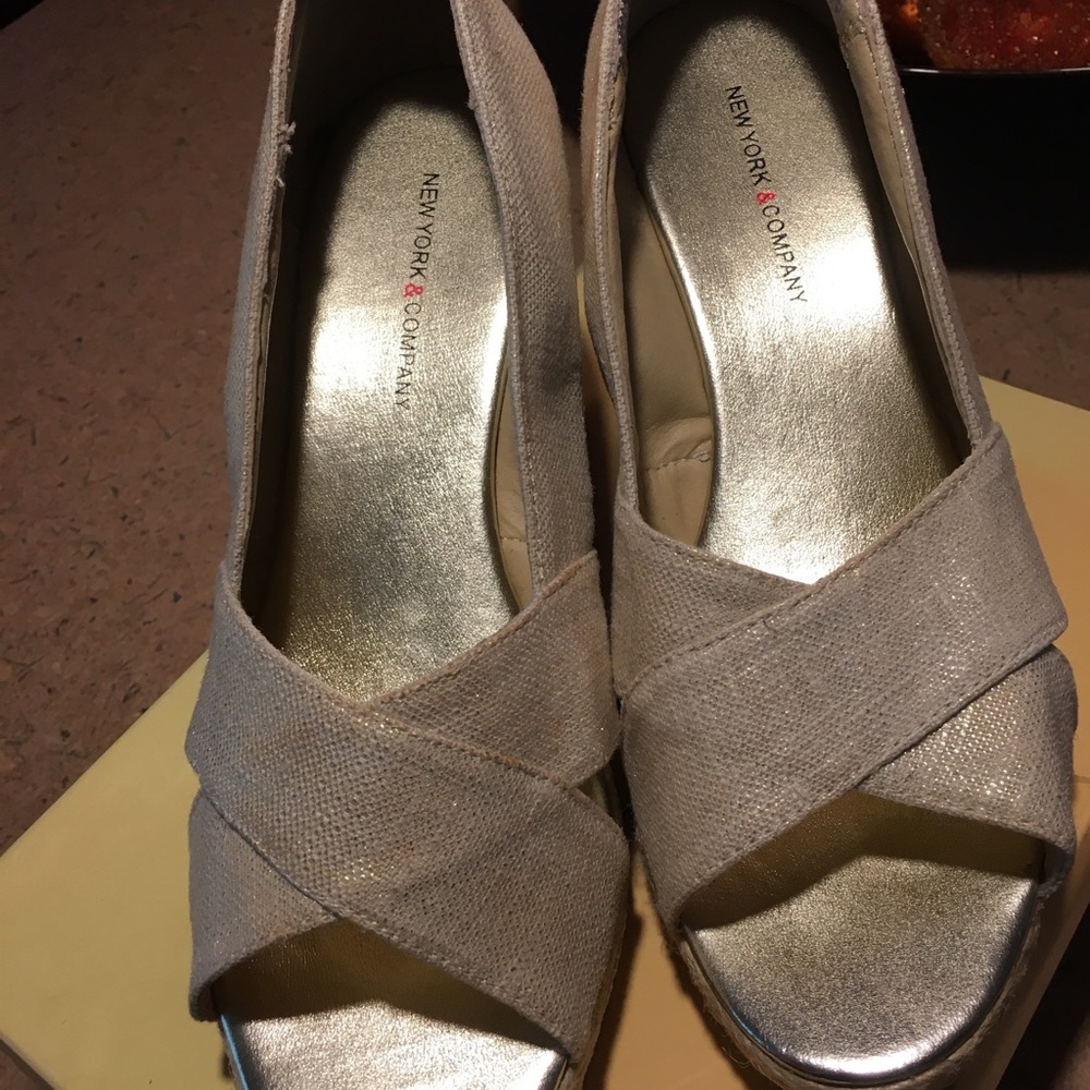 Wedge shoes