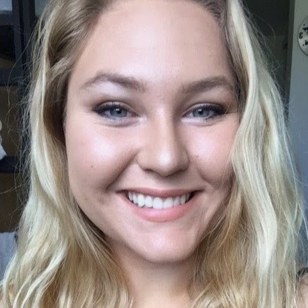 Meet your Posher, Becca