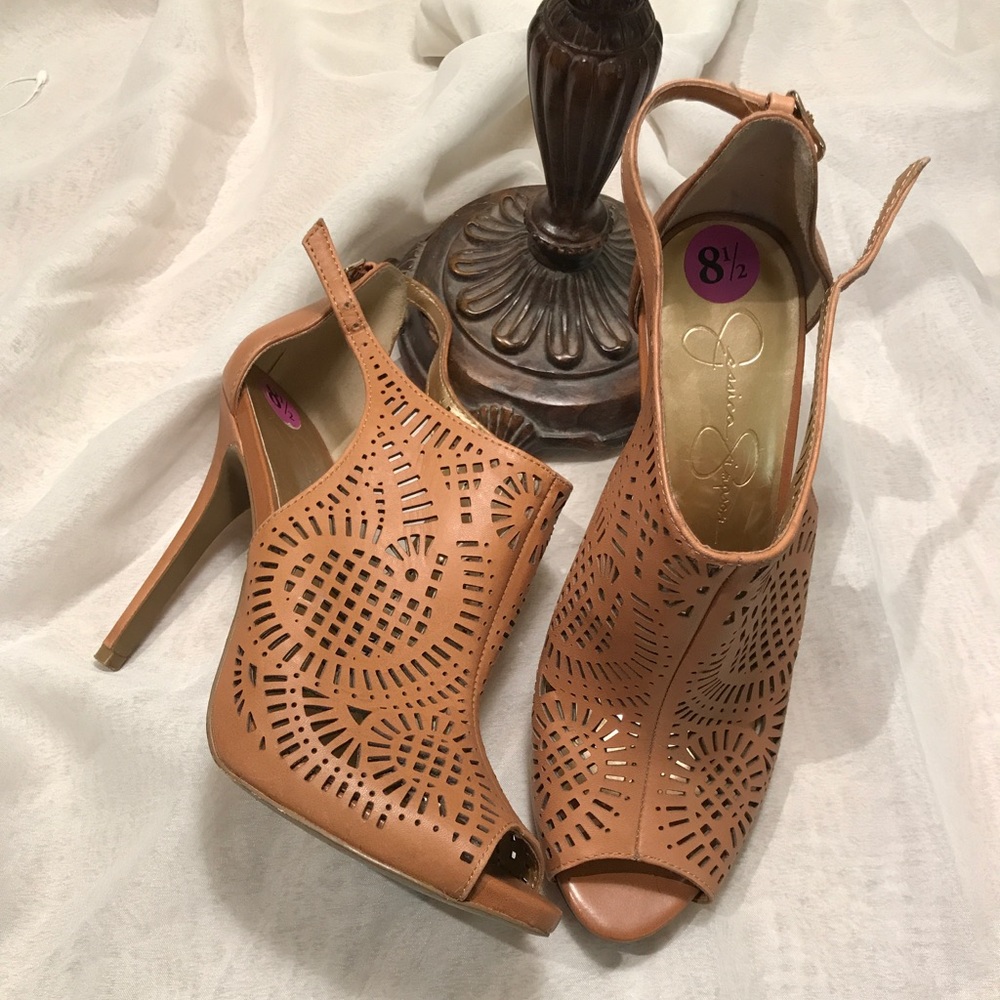 Adorable Jessica Simpson heels in great condition