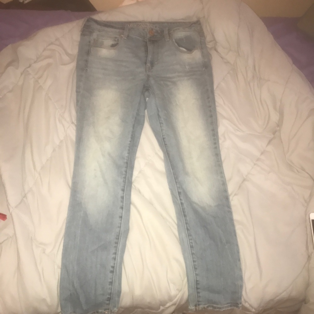 Light wash American eagle jeans