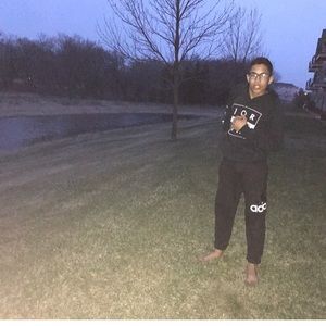 Meet your Posher, Devin