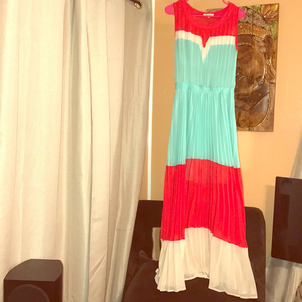The clothing company (brand) Maxi Dress