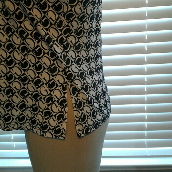 Women's Fashion Art Black and White Blouse - Picture 2 of 6