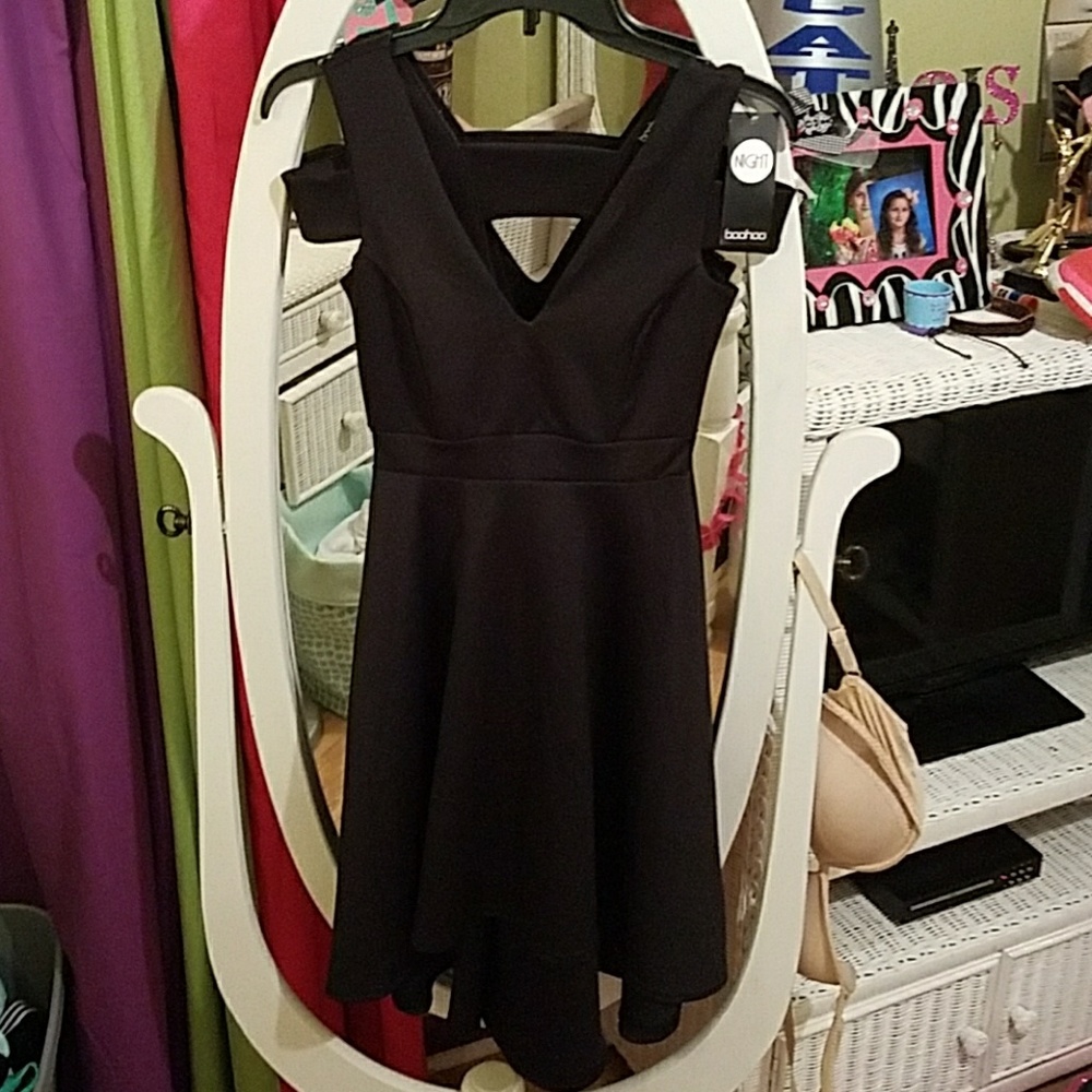 GORGEOUS Cleo Bardot plunge High low skater Dress