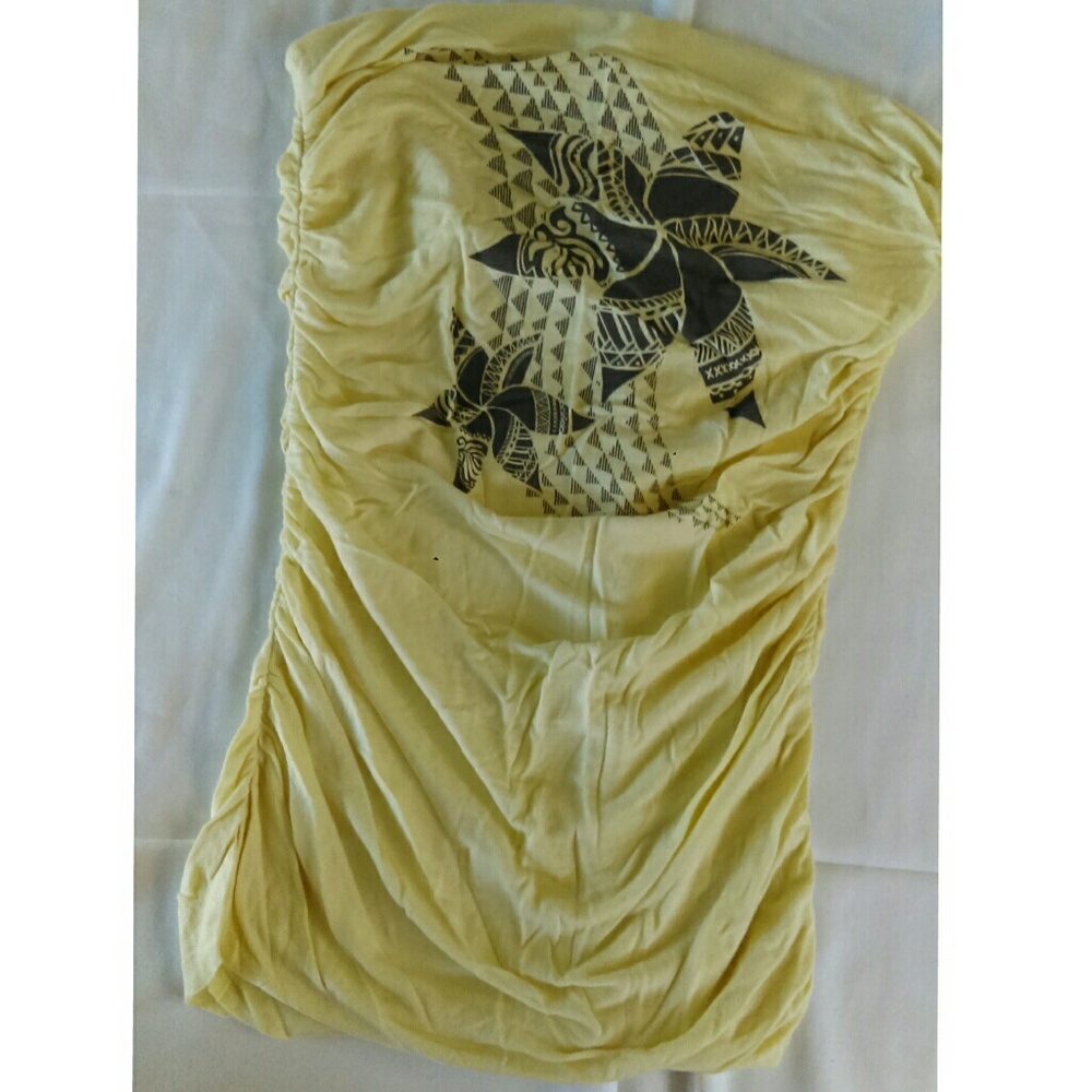 Hourglass Lilly yellow tribal flower top