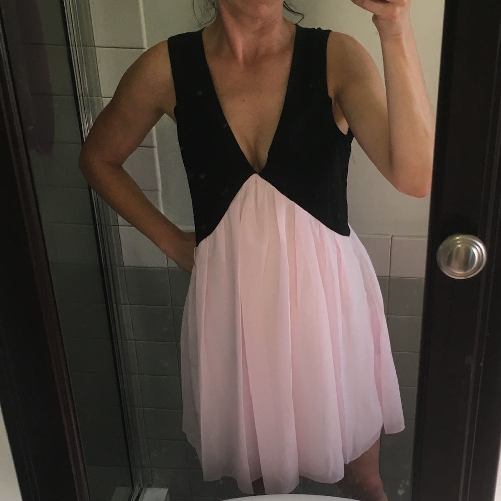 Super sexy cute pink and black dress! ❤️💖💜💙💚