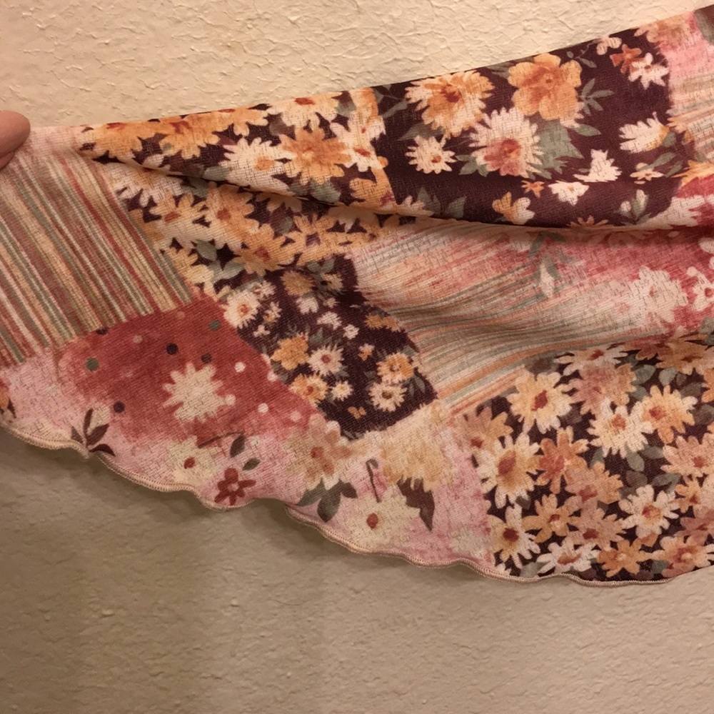 Floral top - Picture 3 of 3
