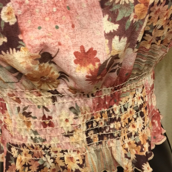Floral top - Picture 2 of 3
